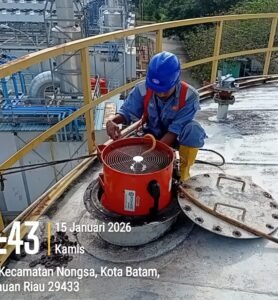 Tank Clenaing Ship and industries tank in batam